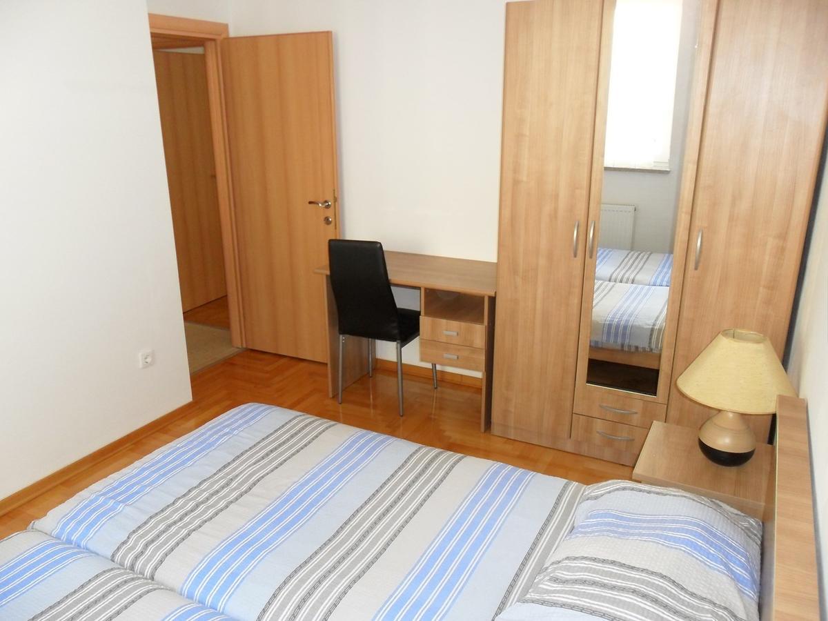 Vile Park Apartment Pula Eksteriør billede